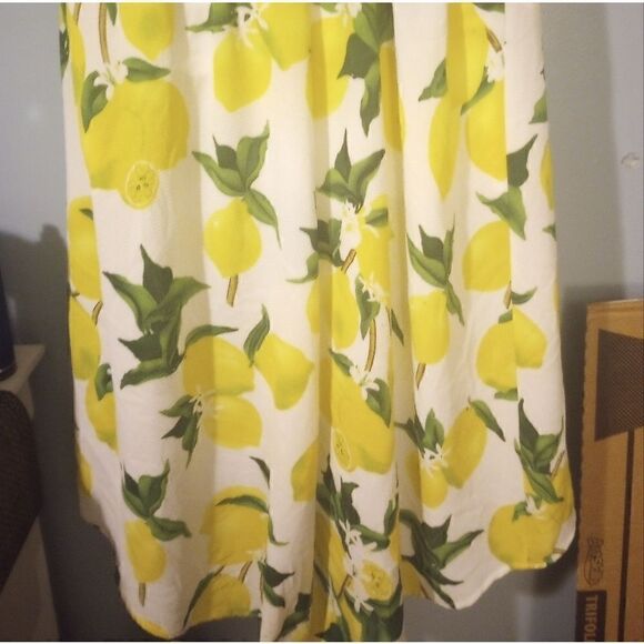 Lemon print faux wrap dress with spaghetti strap - Picture 2 of 8